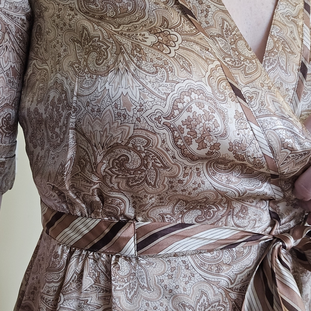 BCBG Silk Paisley Wrap Top Small - Picture 7 of 14